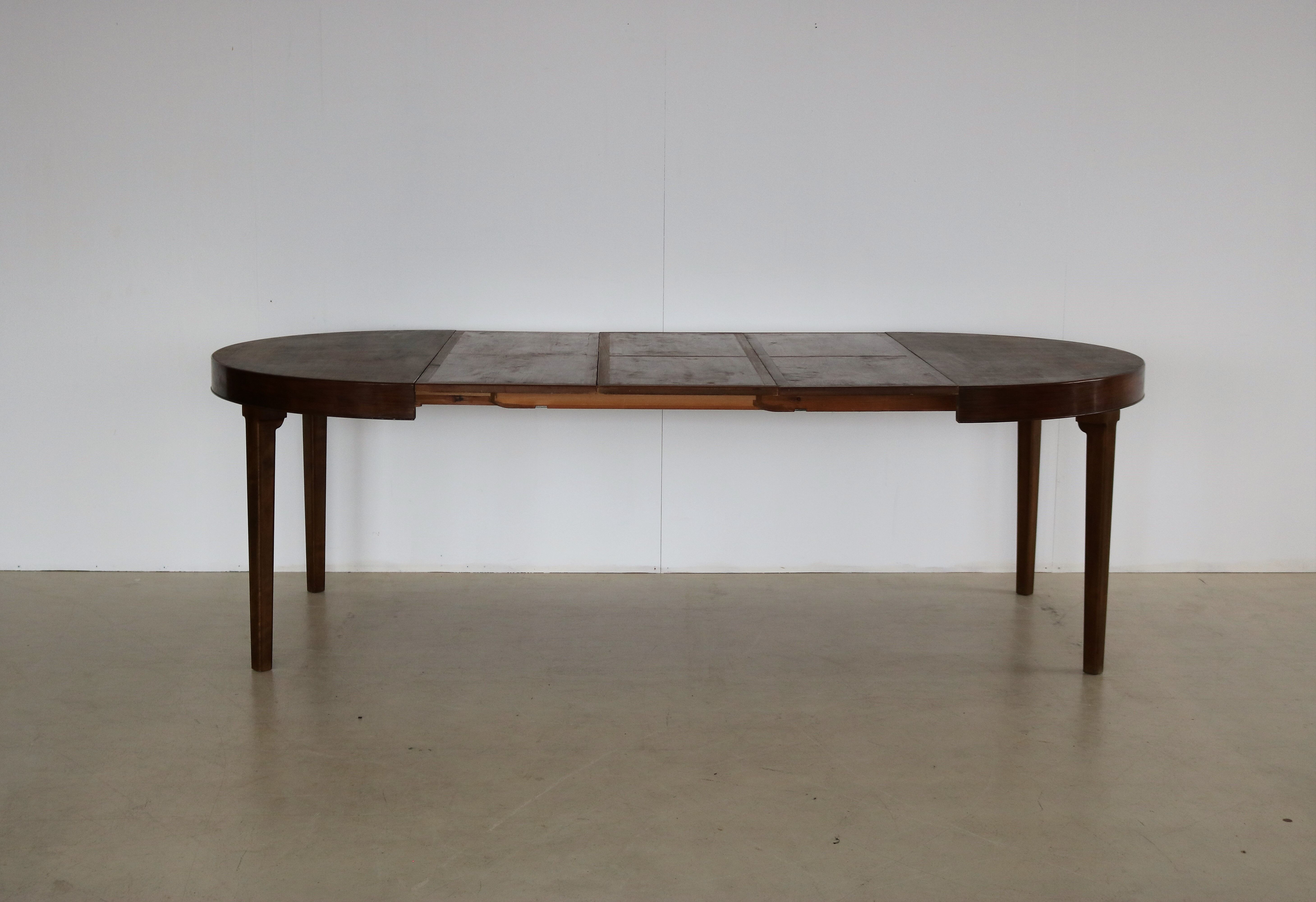 Vintage rosewood extandable dining table