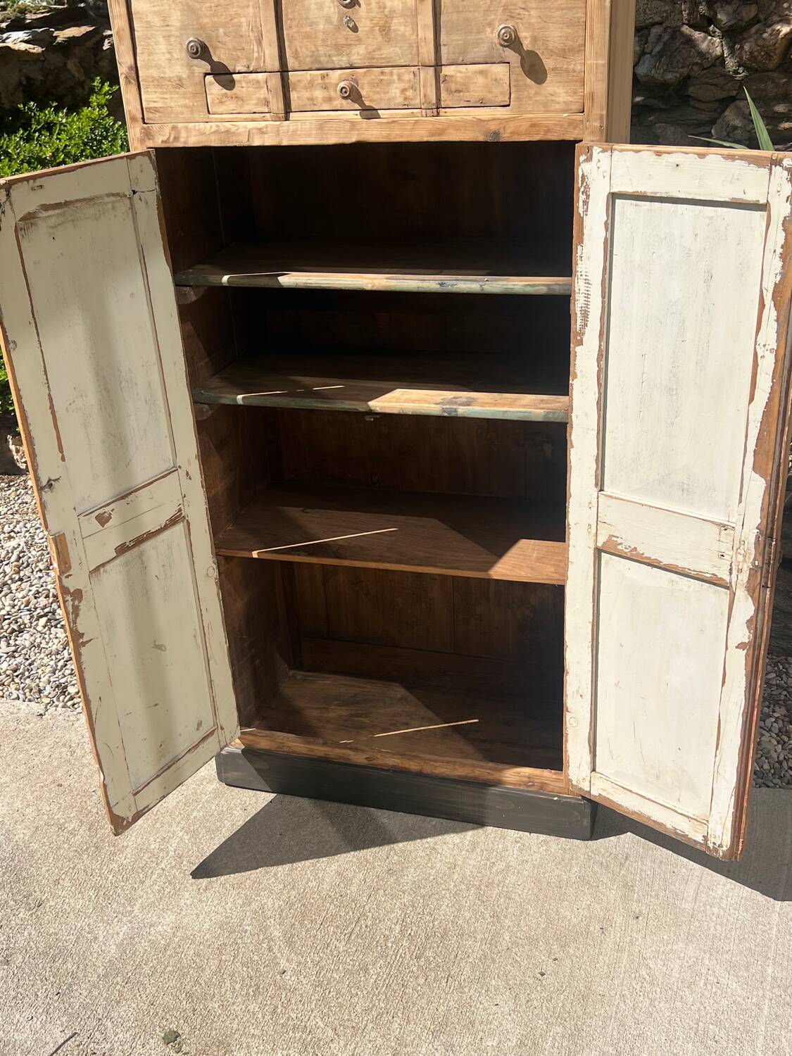 Beautiful piece of furniture with 8 drawers/2 doors in raw wood.