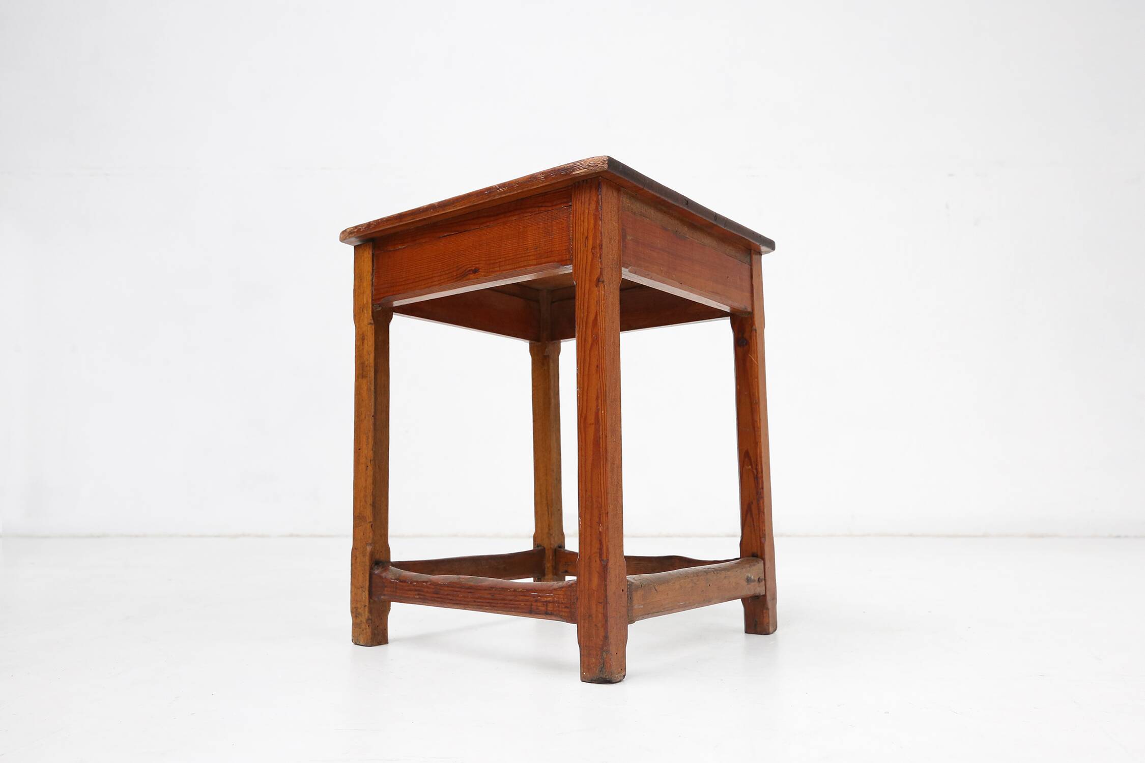 Vintage square wooden stool with handle, Belgium ca. 1920