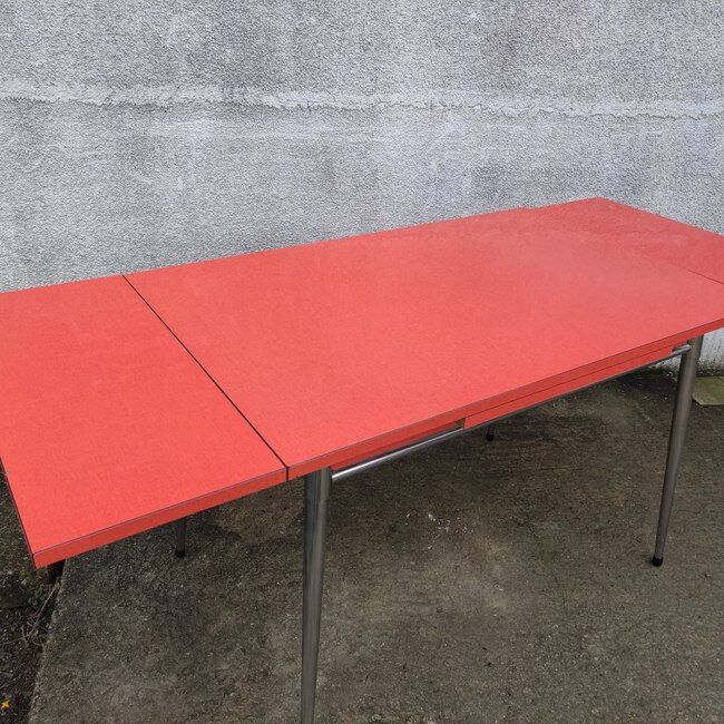 Formica table with extensions
