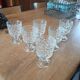 6 verres à pied en verre taillé
