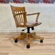 Fauteuil pivotant et inclinable bois massif.