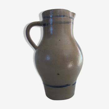 Sandstone pitcher