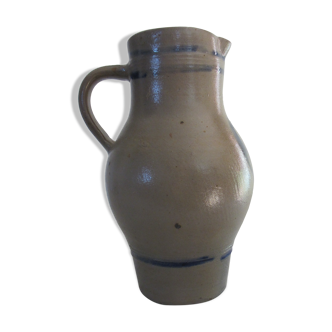 Sandstone pitcher