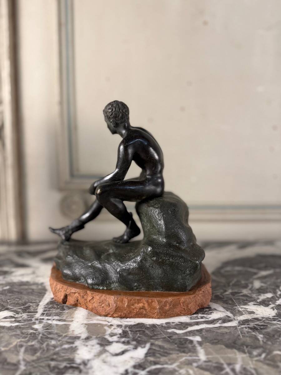 Hermès au repos, bronze Grand Tour, patine noir et verte, XIXème siècle