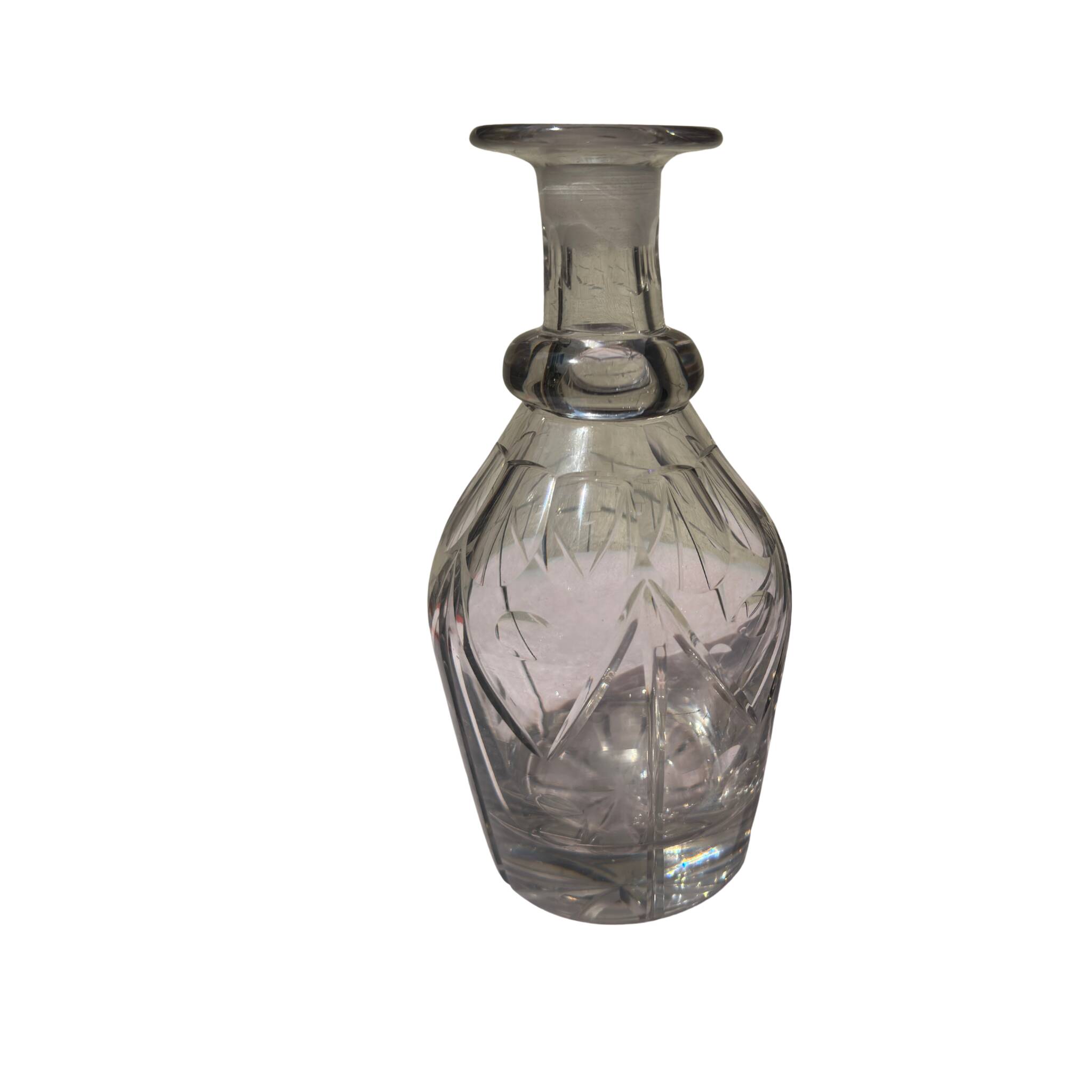 Paire de carafes en cristal – Louis-Philippe – taillées main – bouchons d’o