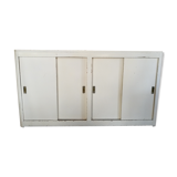 Buffet sliding doors