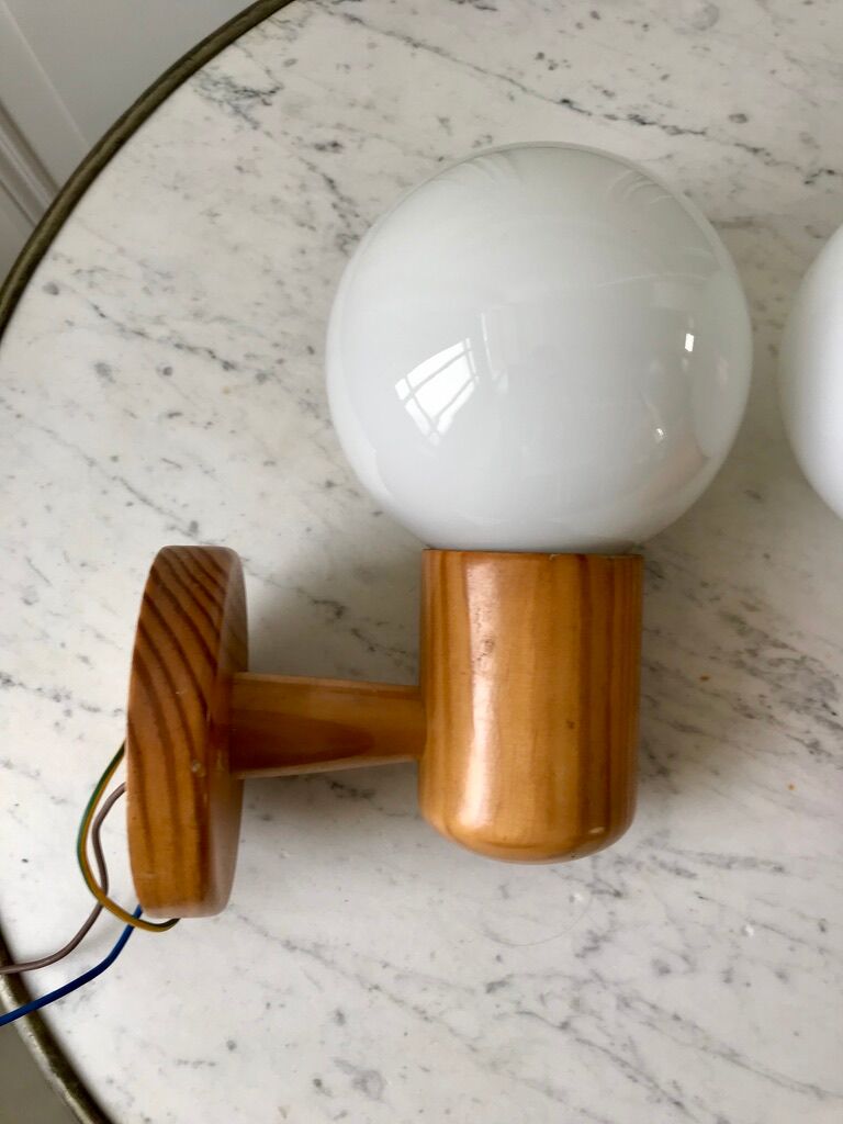 Pair of opline sconces and blond wood pine desgin years 60-70
