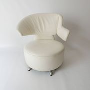Canta and Aki swivel chairs in leather by Toshiyuki Kita for Cassina