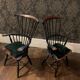 Chaises de poupées anciennes