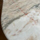 Table basse en marbre design goutte d’eau année 70