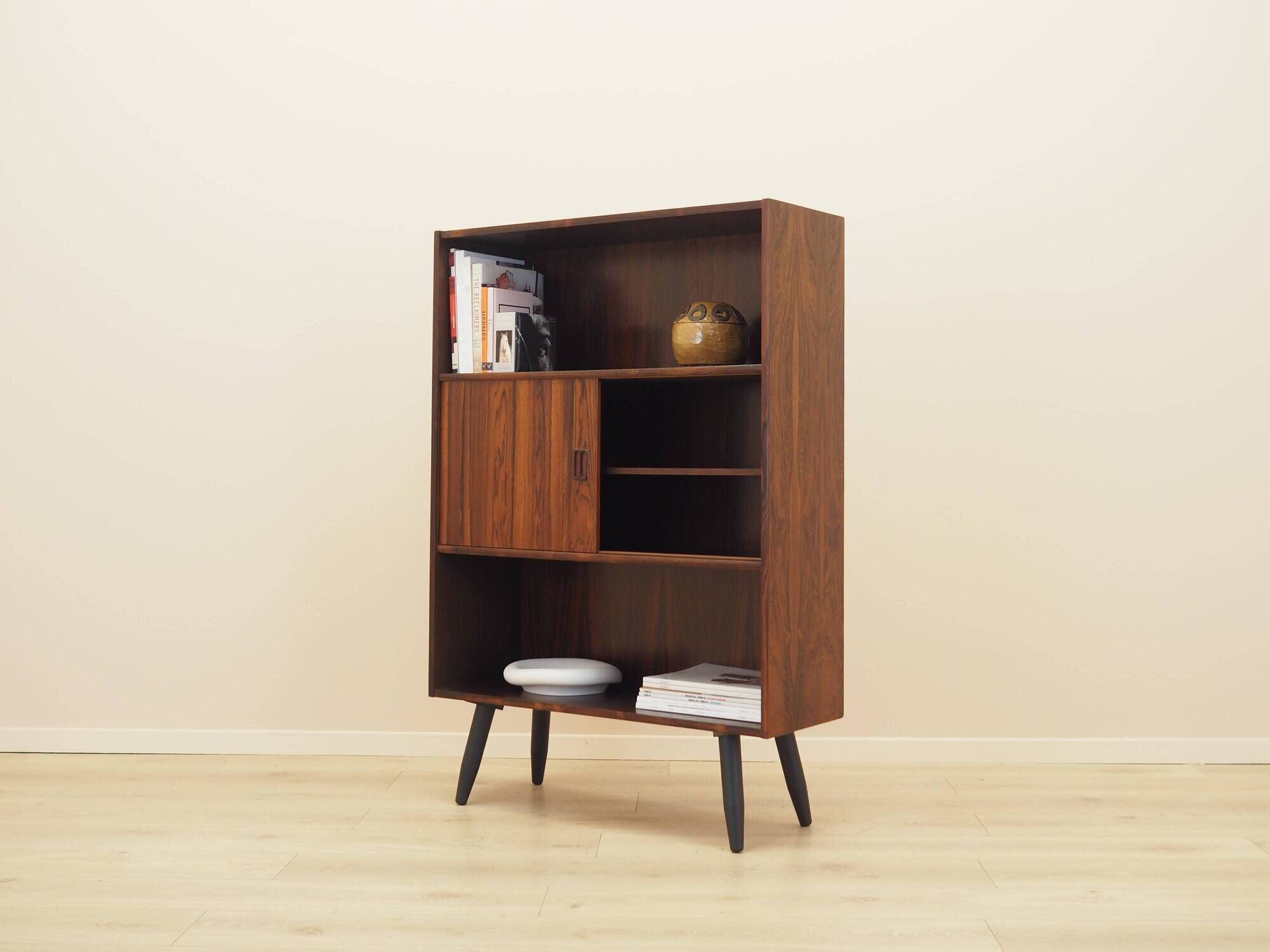 Bibliothèque en palissandre Niels J. Thorsø, Danemark années 1970