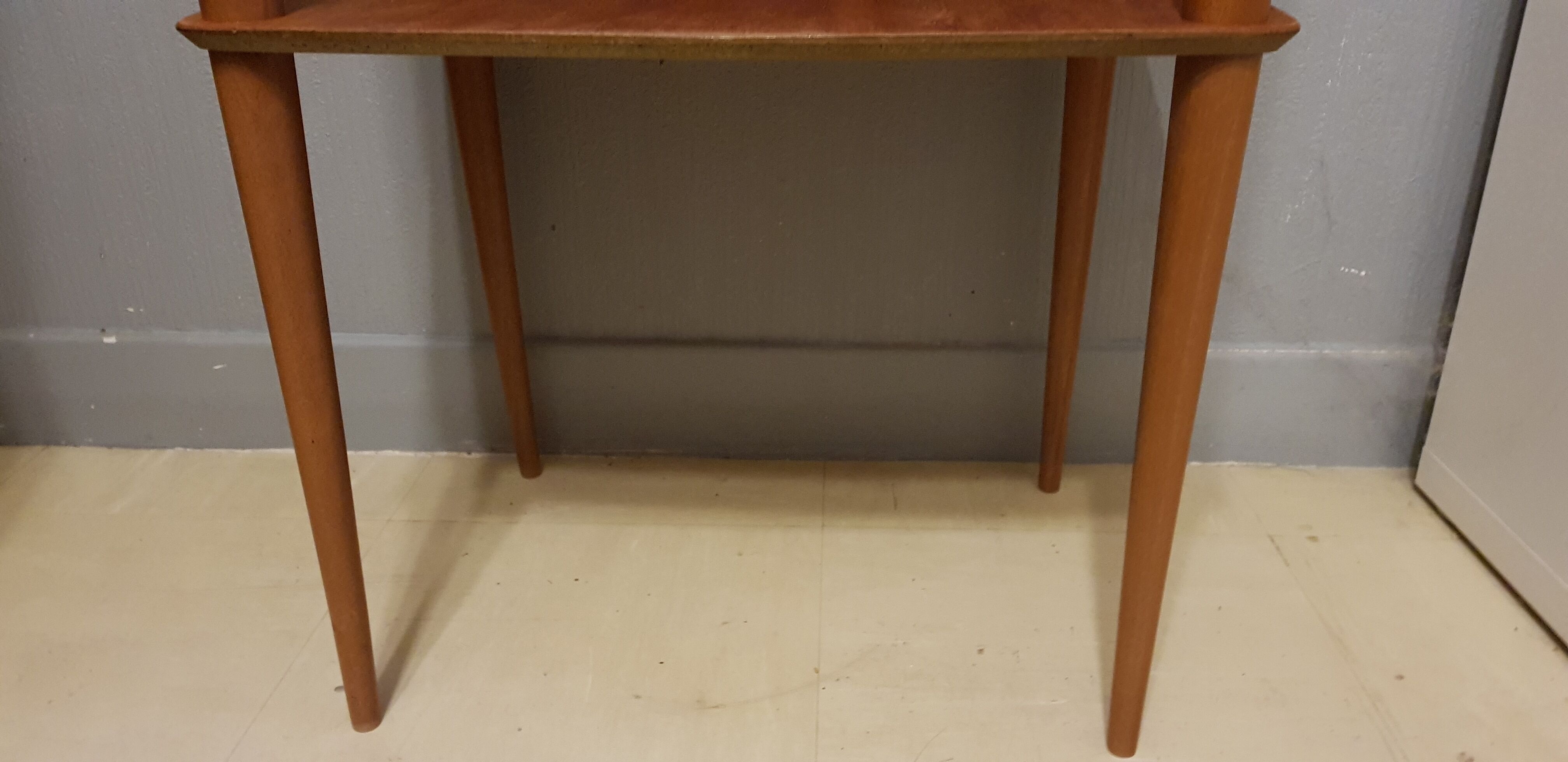 Table d extra console vintage Scandinavian feet time zones