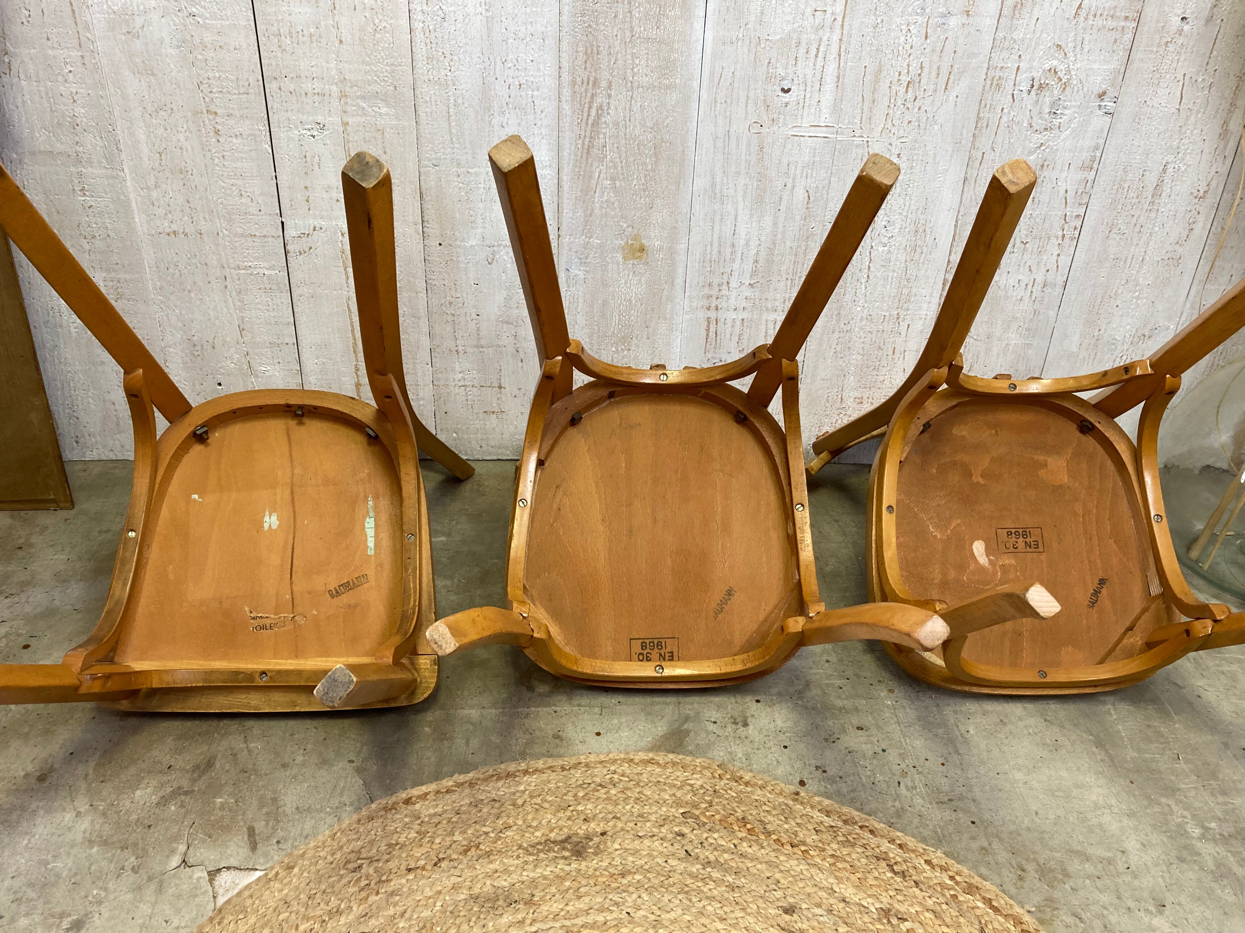 3 chaises Baumann dépareillées