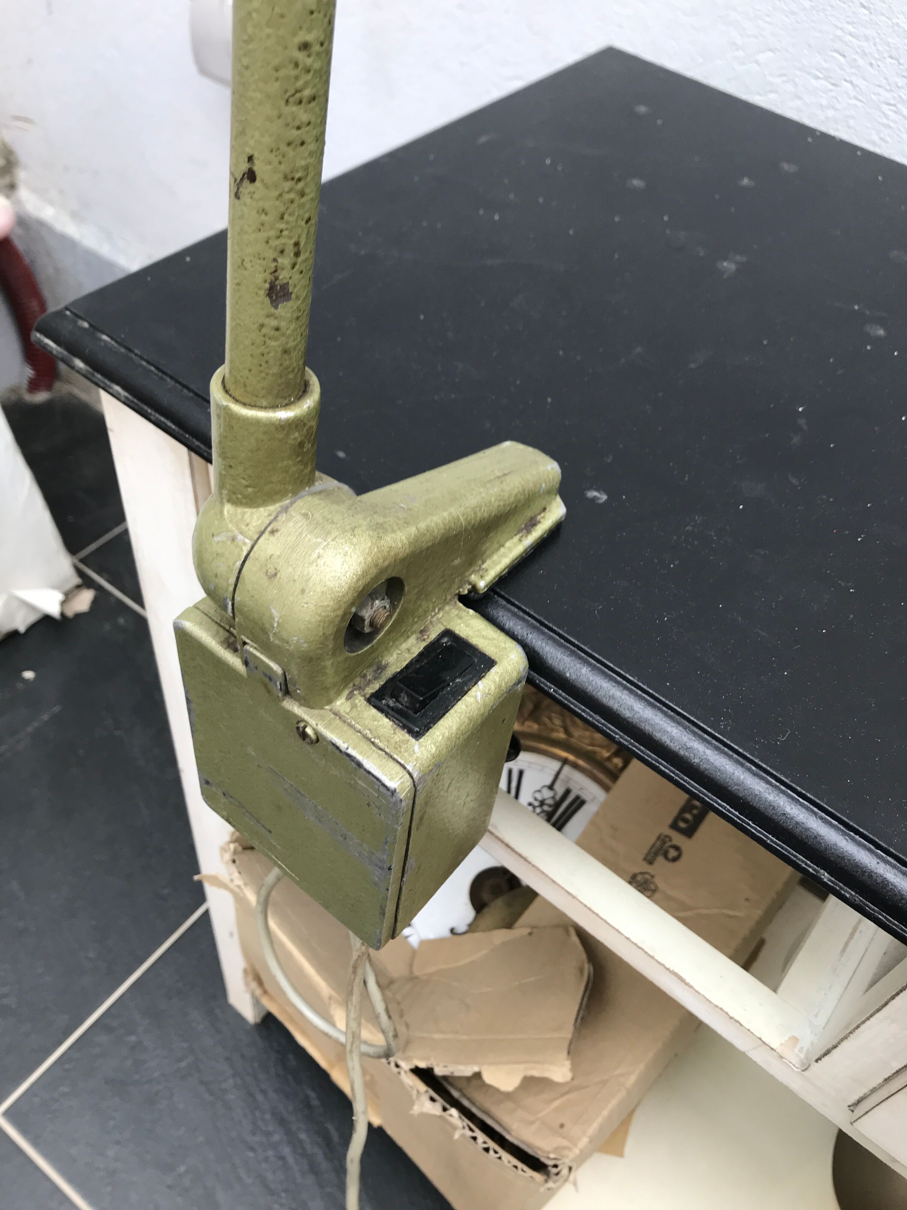 Articulated Lumina workshop lamp