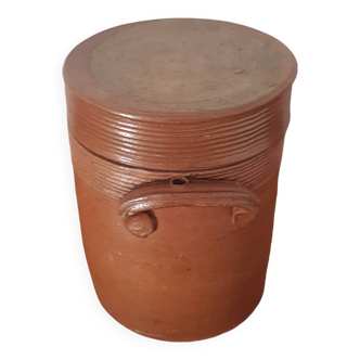Small vintage pot