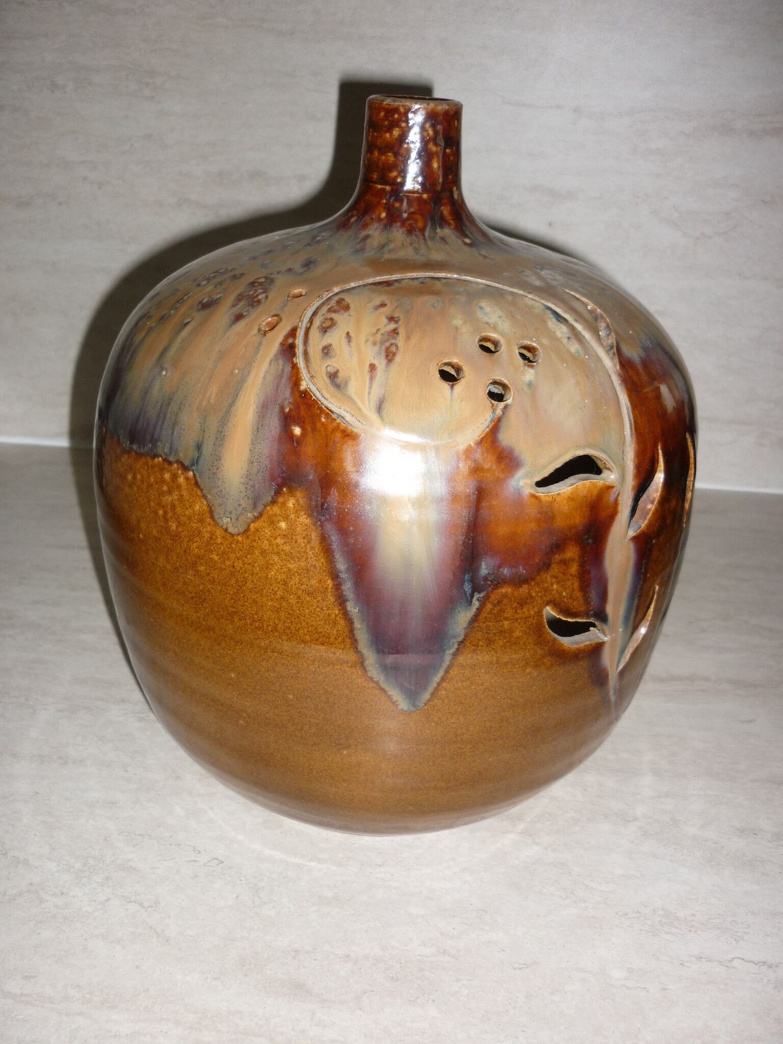 Vintage ceramic openwork ball lamp foot