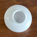 Abat-jour en opaline style industriel - mid. XXème