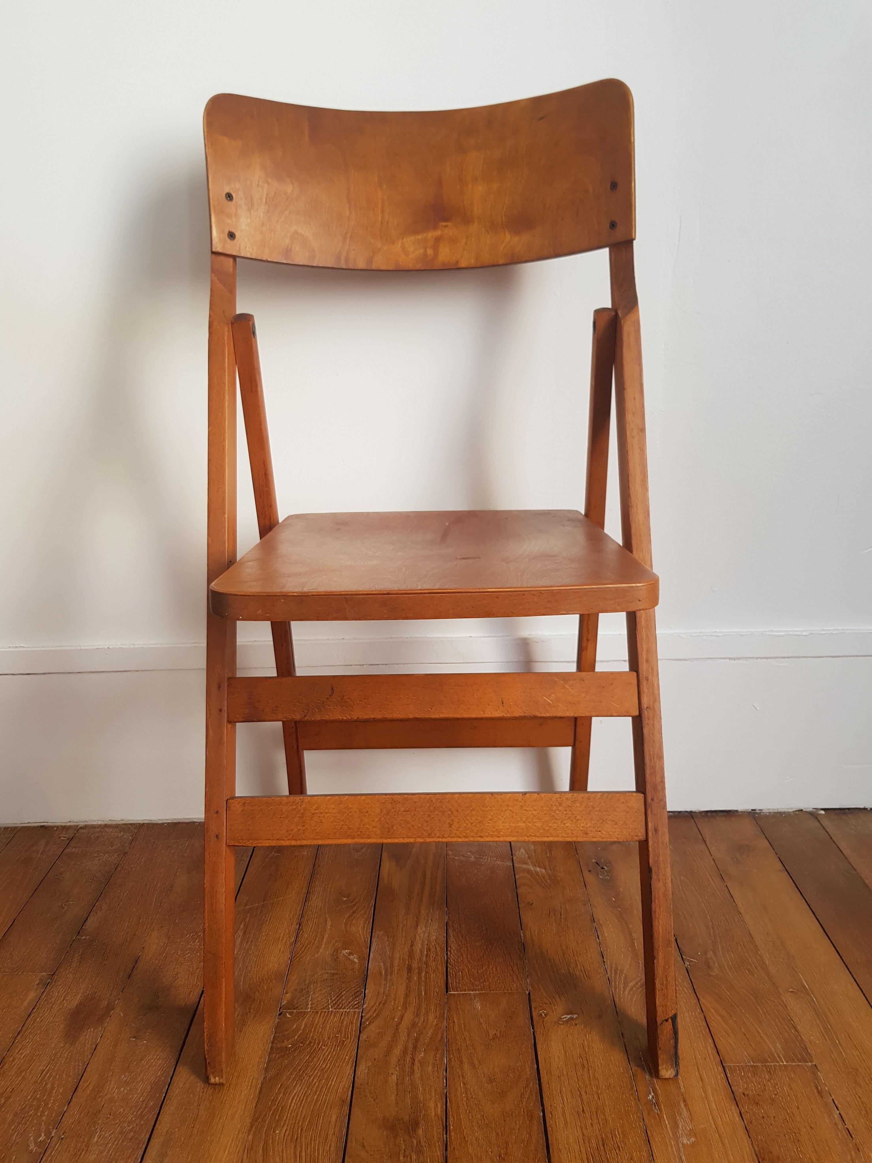 Baumann folding chair