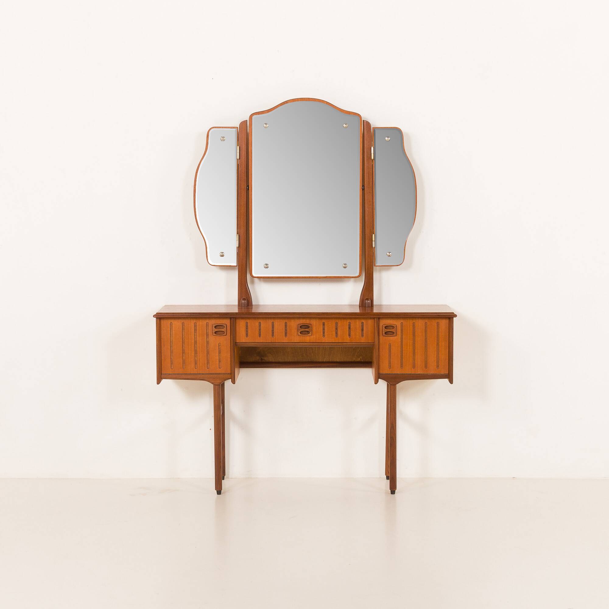 Scandinavian mid-century teak dressing table in teak, Norway, 1970s