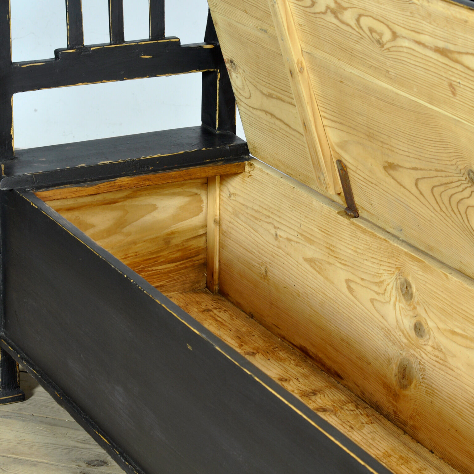Antique pine drop-top bench, 1900s