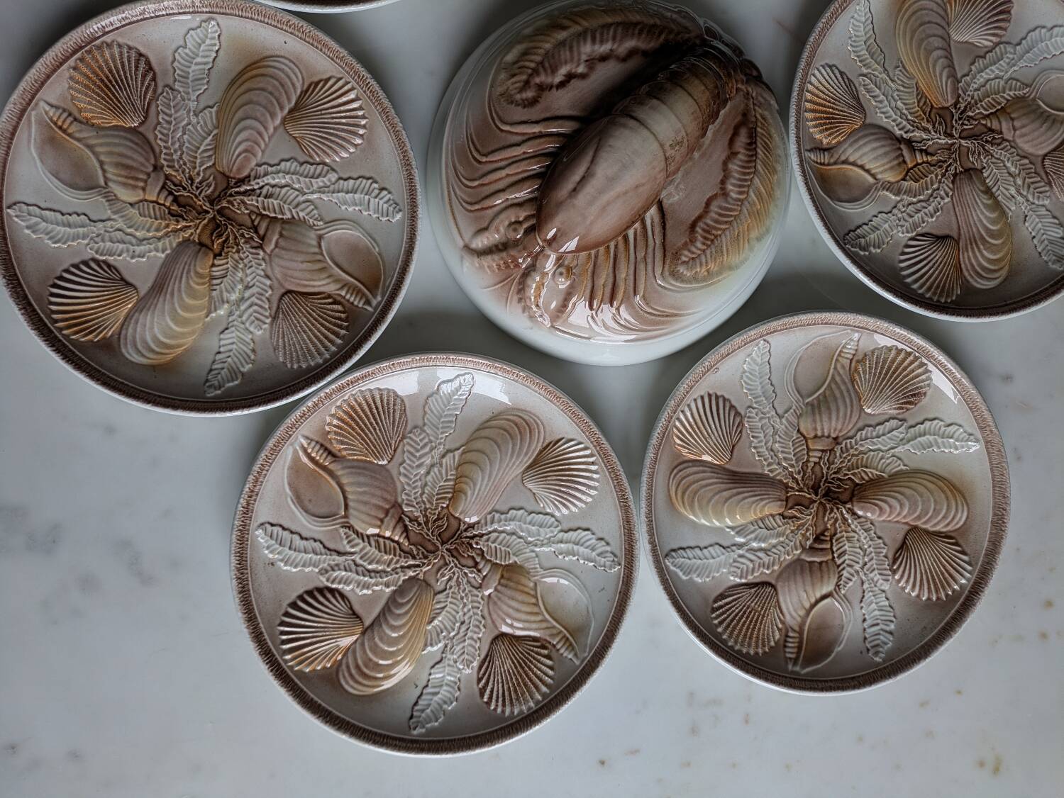Shell service in slipware