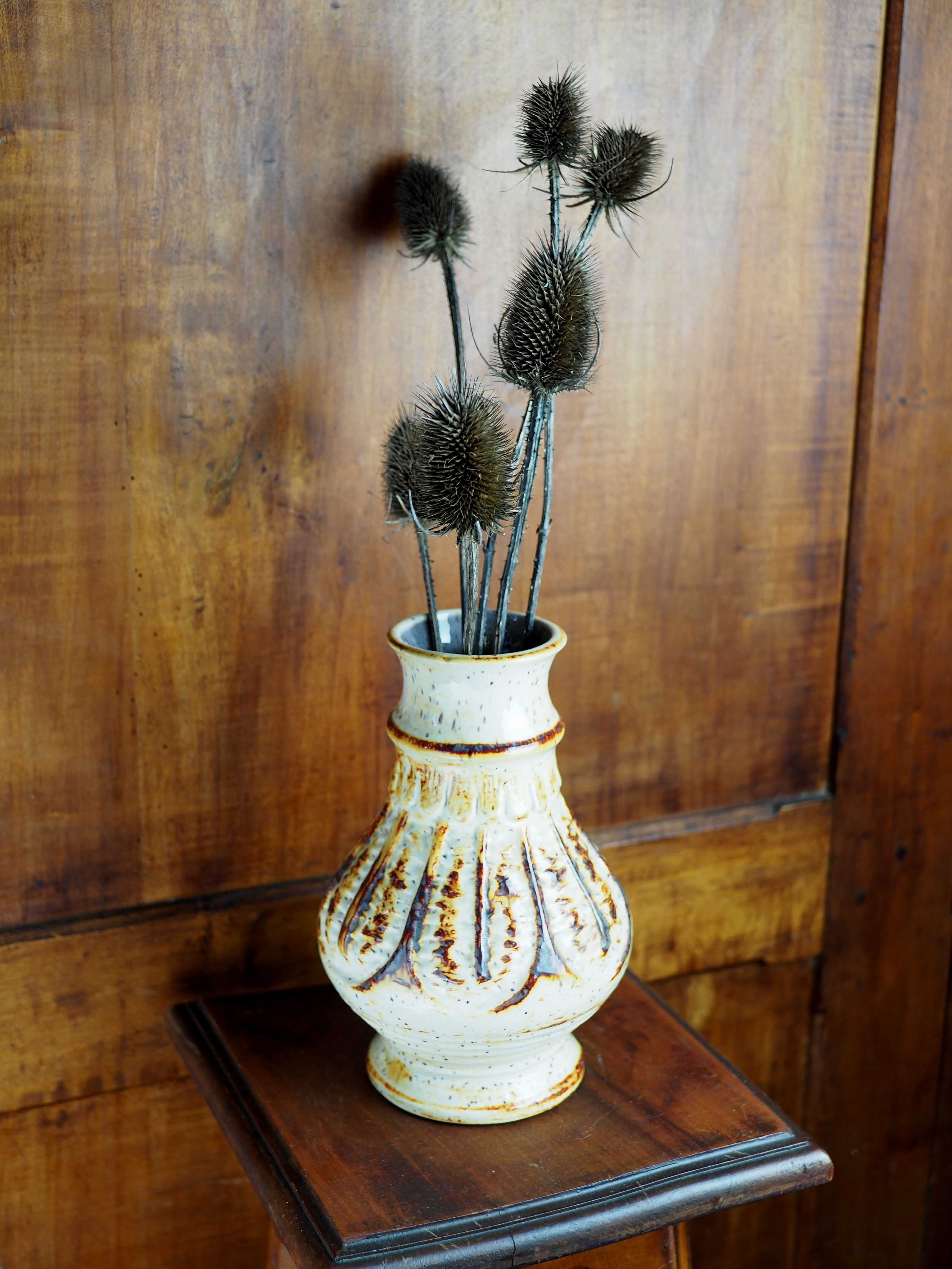 Ribbed vase with caramelized glaze; "581/22" - west German ceramics - 70s