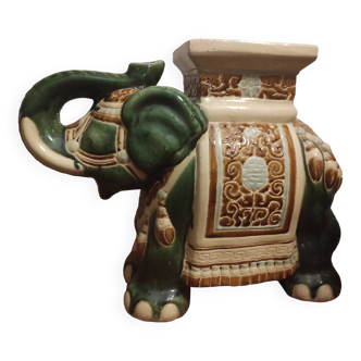 Éléphant en céramique