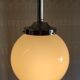Suspension métal chromé et globe opaline blanc, années 50/60