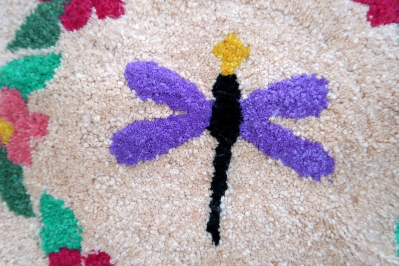 Tapis contemporain ora hooked en laine (99cm x 102cm), édition unique