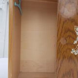 Doll cabinet