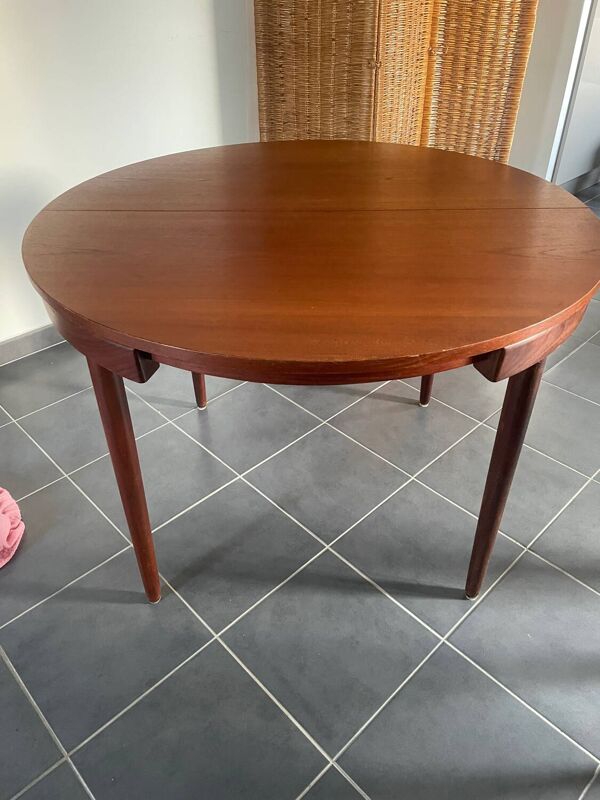 Table Hans Olsen — Beyit