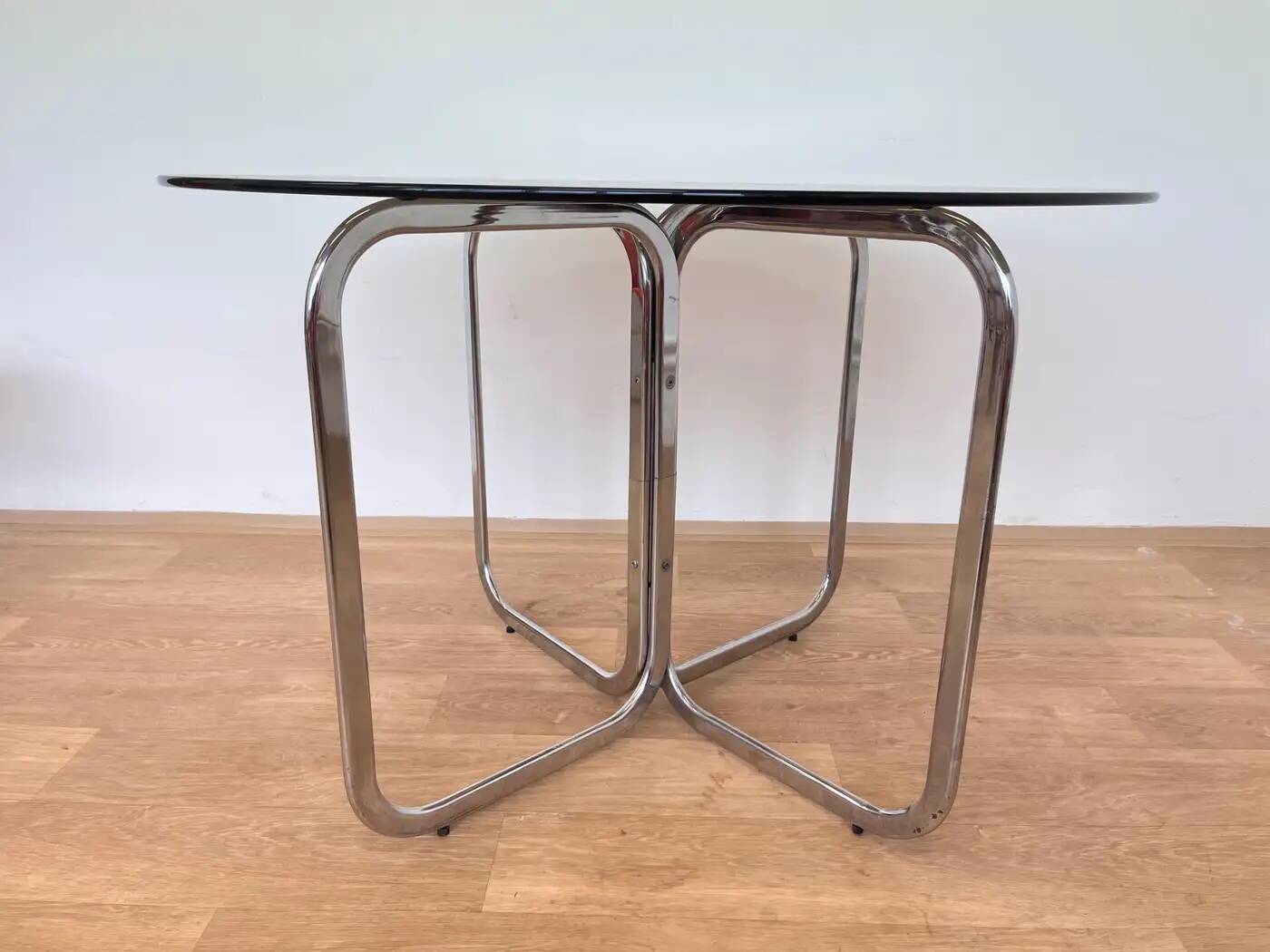 Set of mid-century design chrome dining chairs and table, 1970s