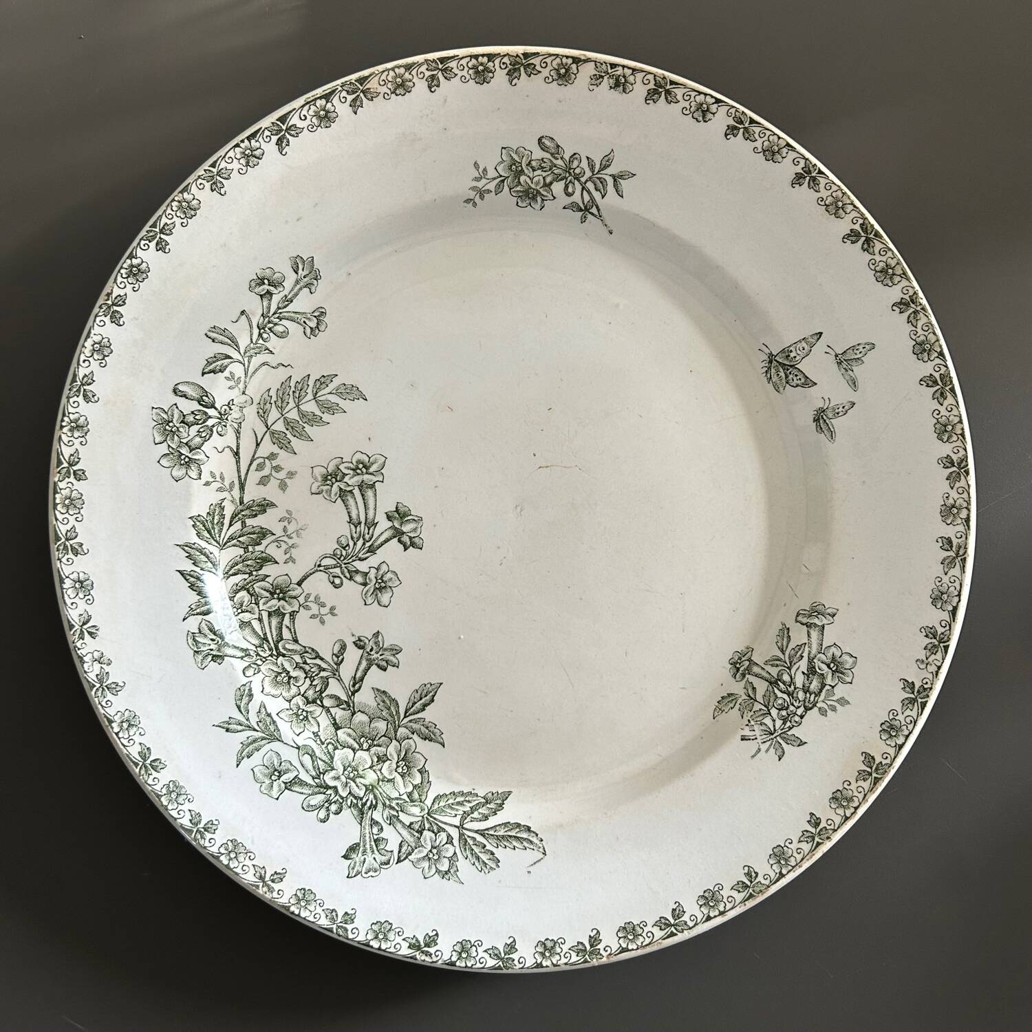 St Amand serving dish