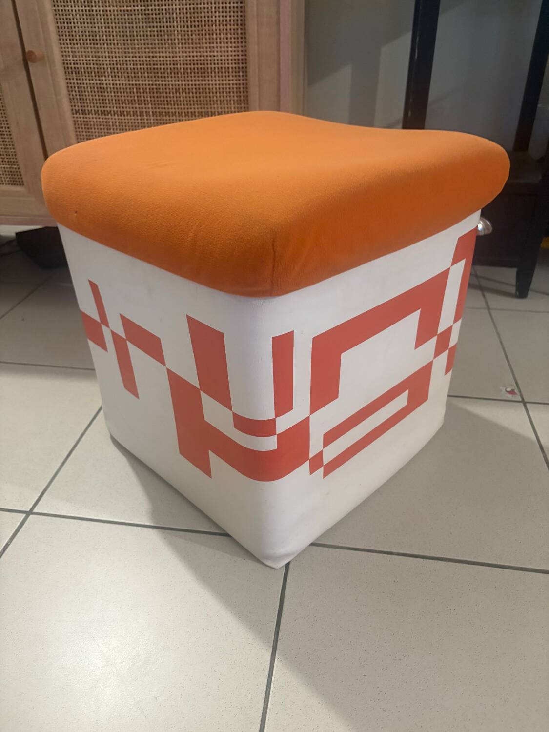 Vintage orange pouf 70's