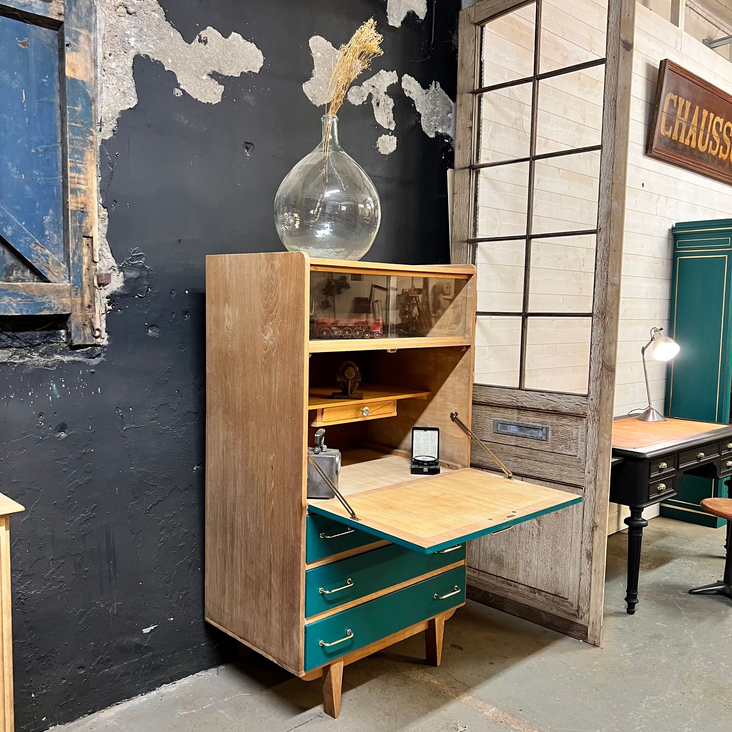 Scandinavian Secretary 1960