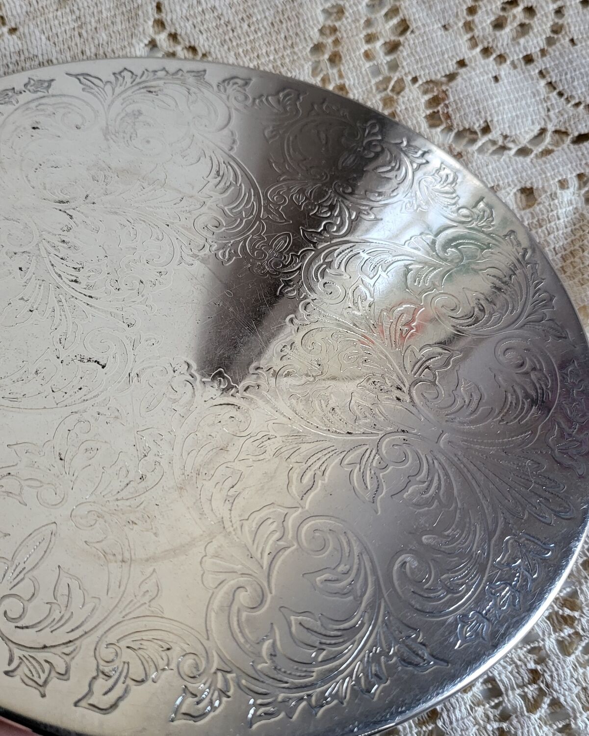 Silver-plated metal trivet English
