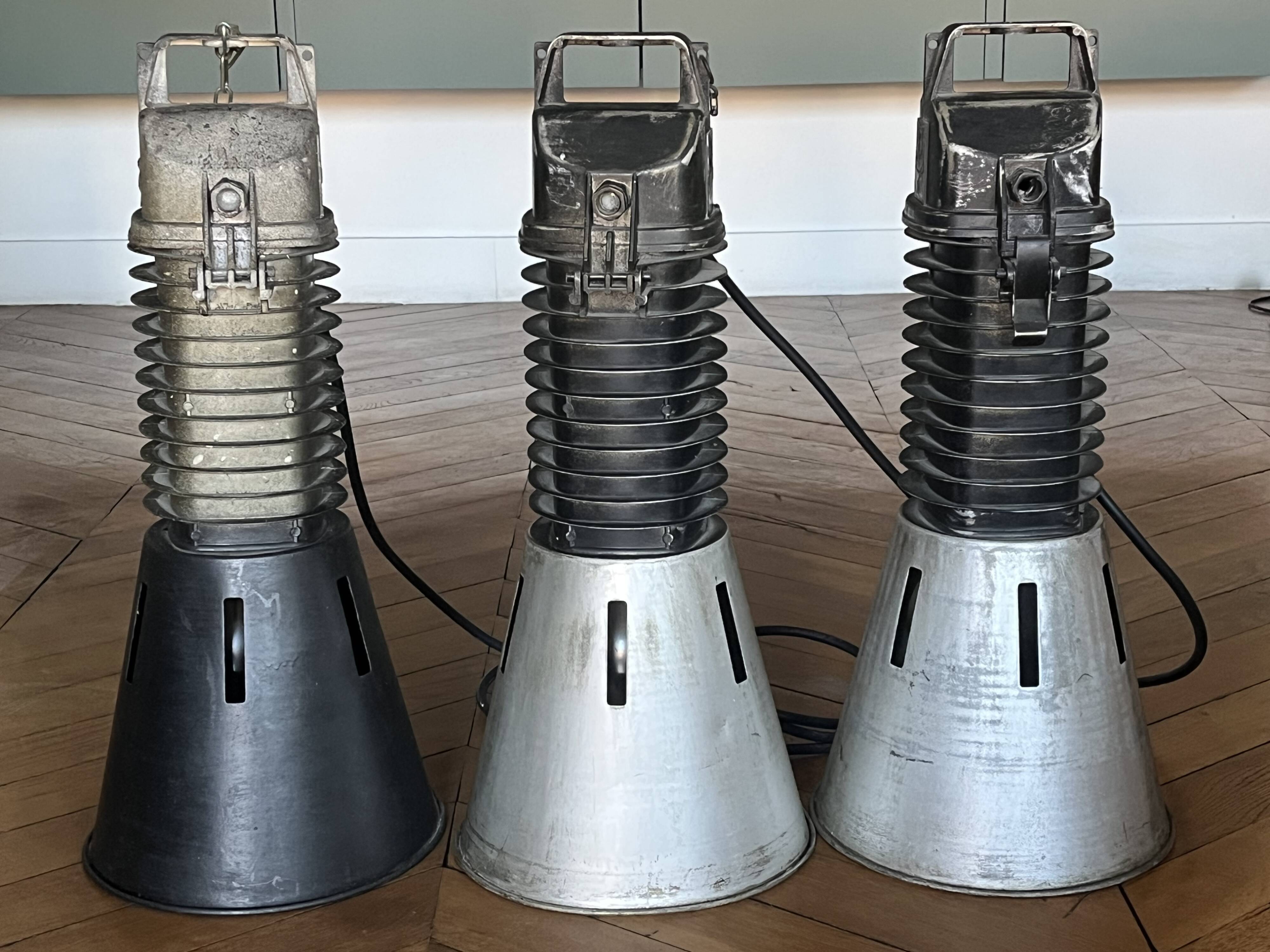 Lot de 3 suspensions industrielles Philips - Cône