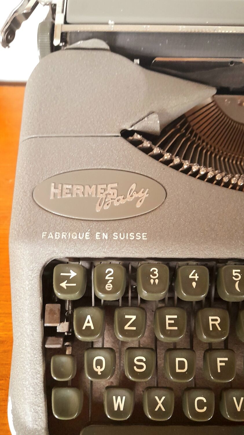 Machine à écrire Hermès baby