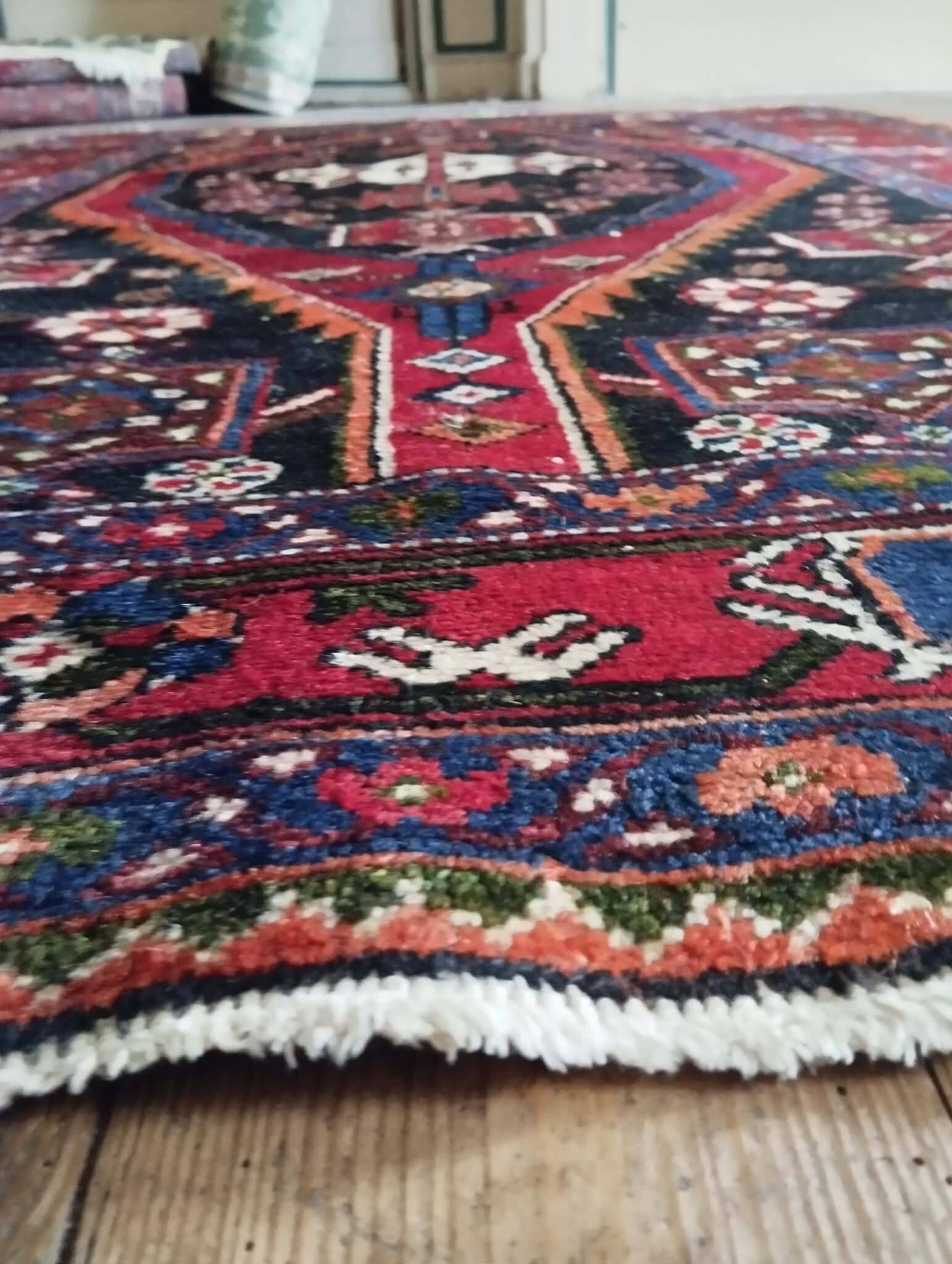 Handmade Mazlaghan Persian rug 192x134cm
