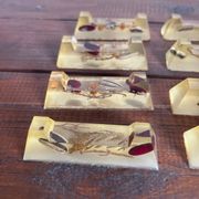 8 knife holders