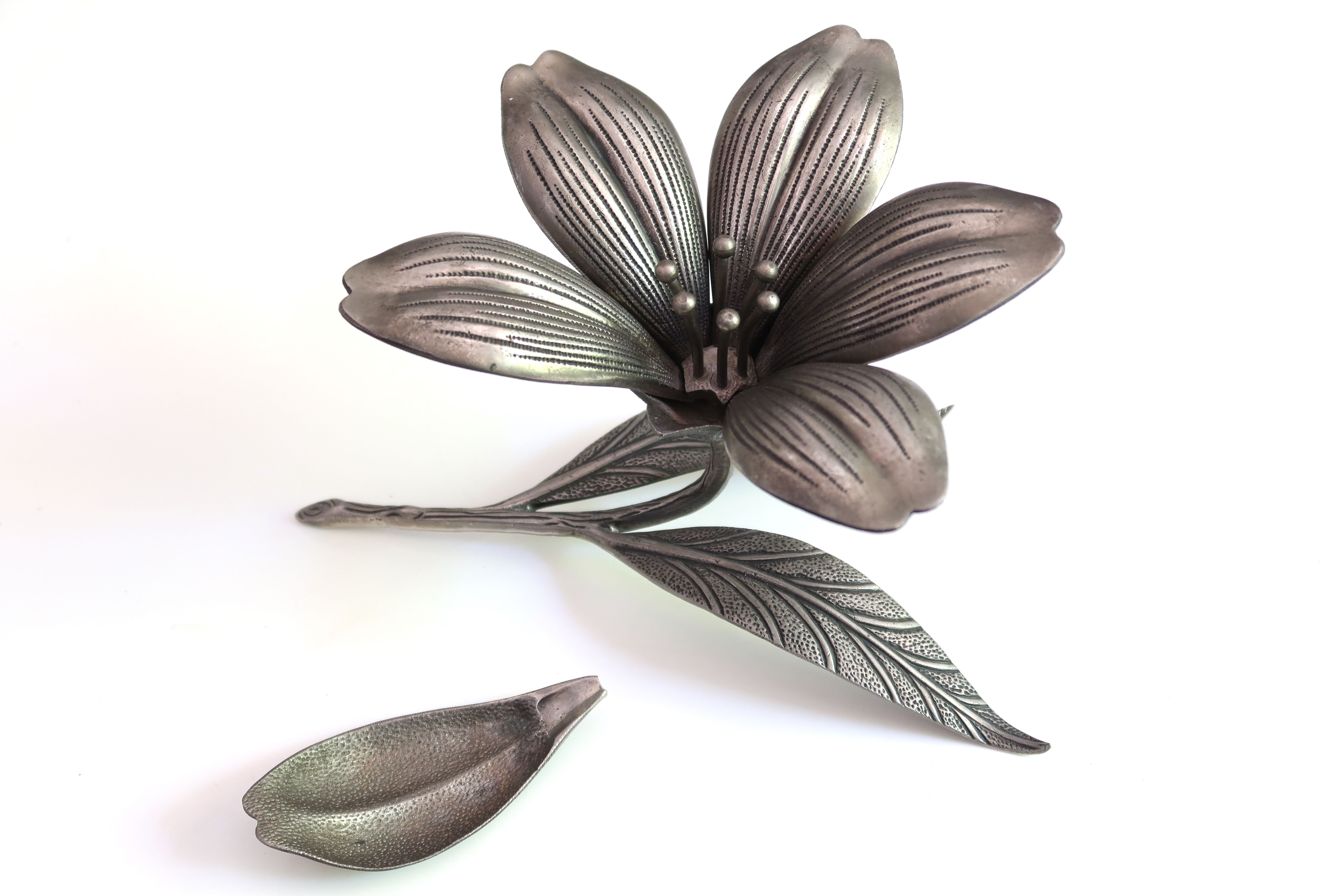 Silver metal ashtray flower, 6 petals, 60s