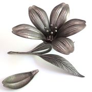 Fleur cendrier en métal argenté 6 pétales années 60