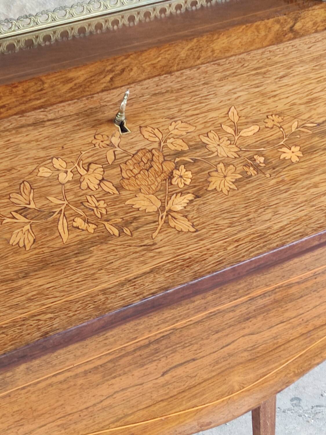 Sloped desk in Louis XV style