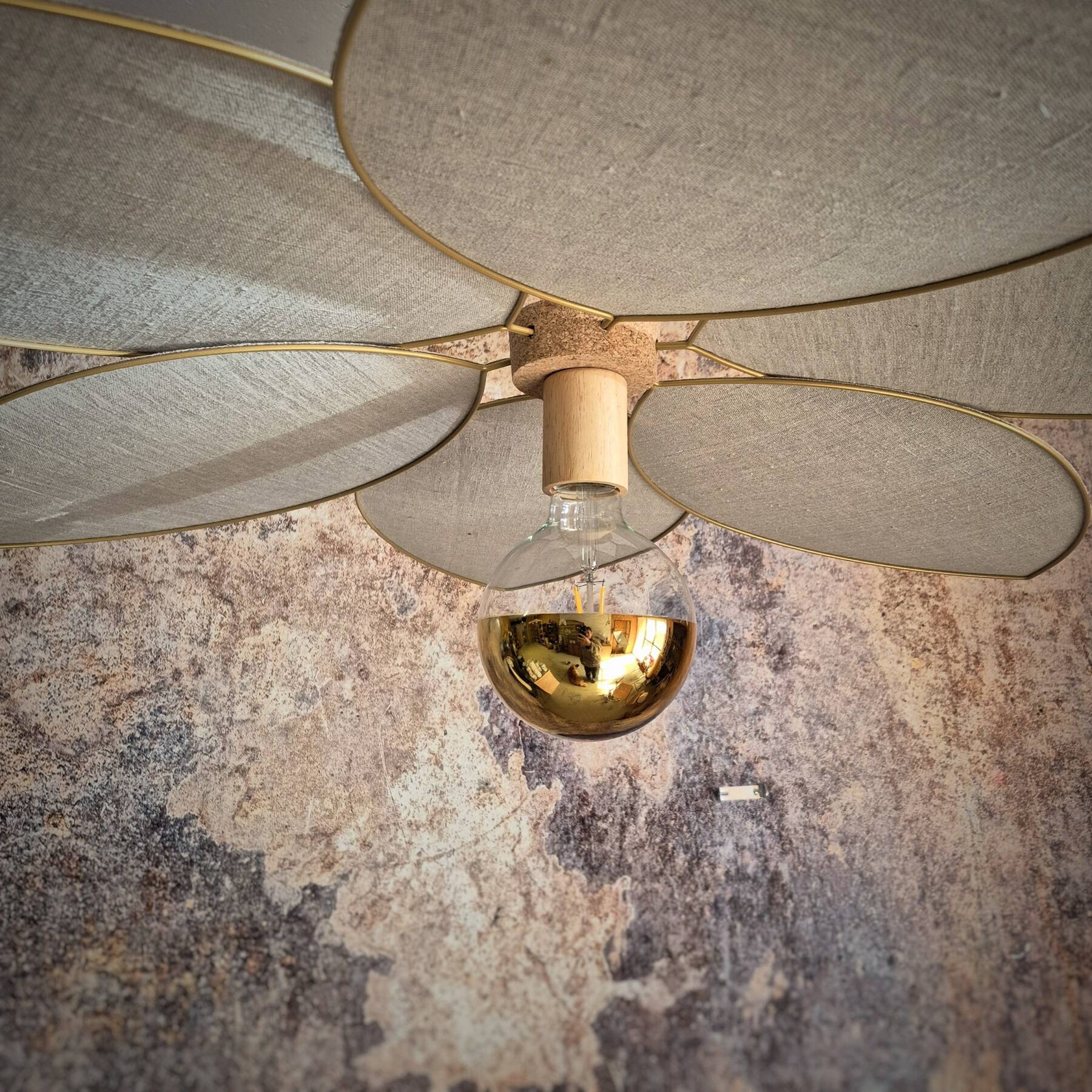 Suspension luminaire fleur XXL, 6 pétales en métal et lin