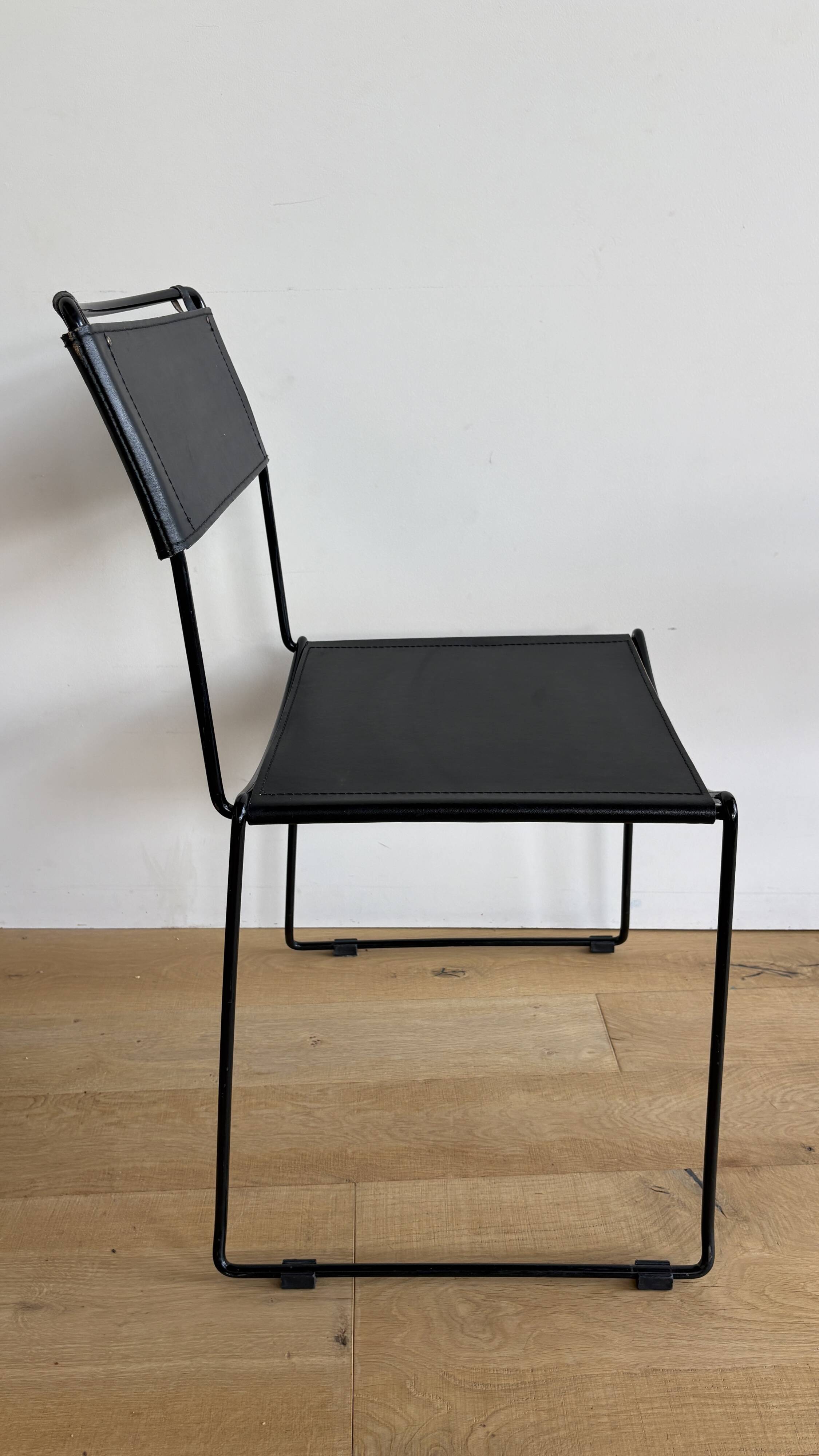 Lot of 4 chairs by Giandomenico Belotti.