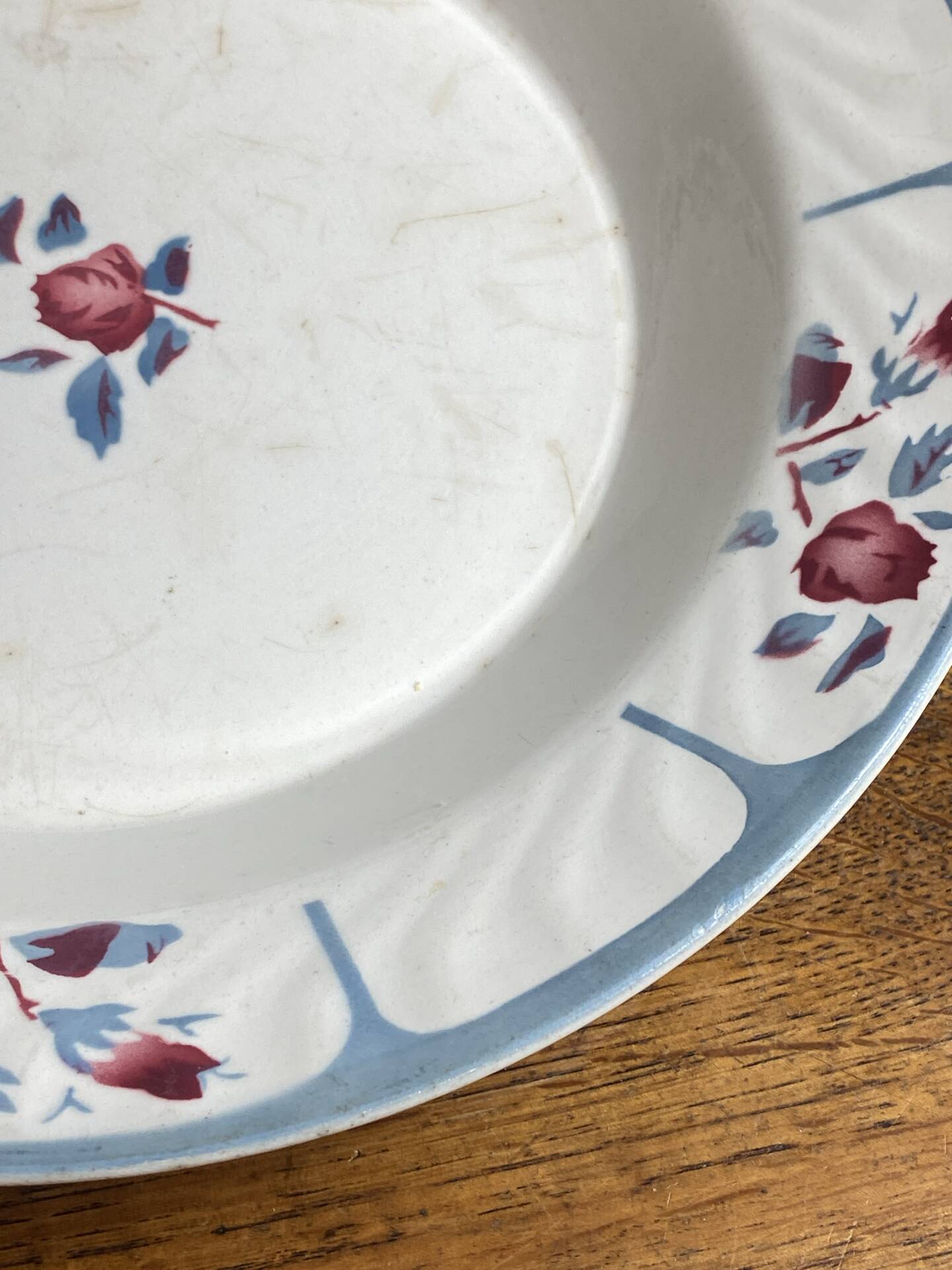 Round plate Digoin model Ninette