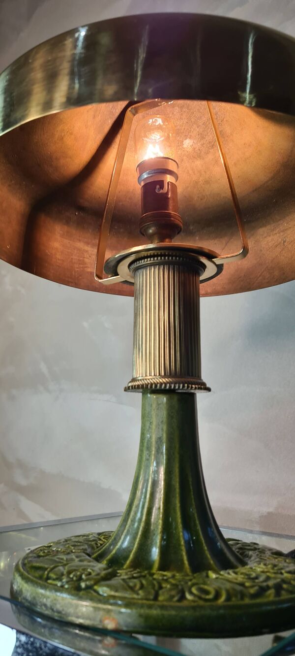 Lampe fonte vernissé et abat jour laiton martelé 1920 art deco 32x23