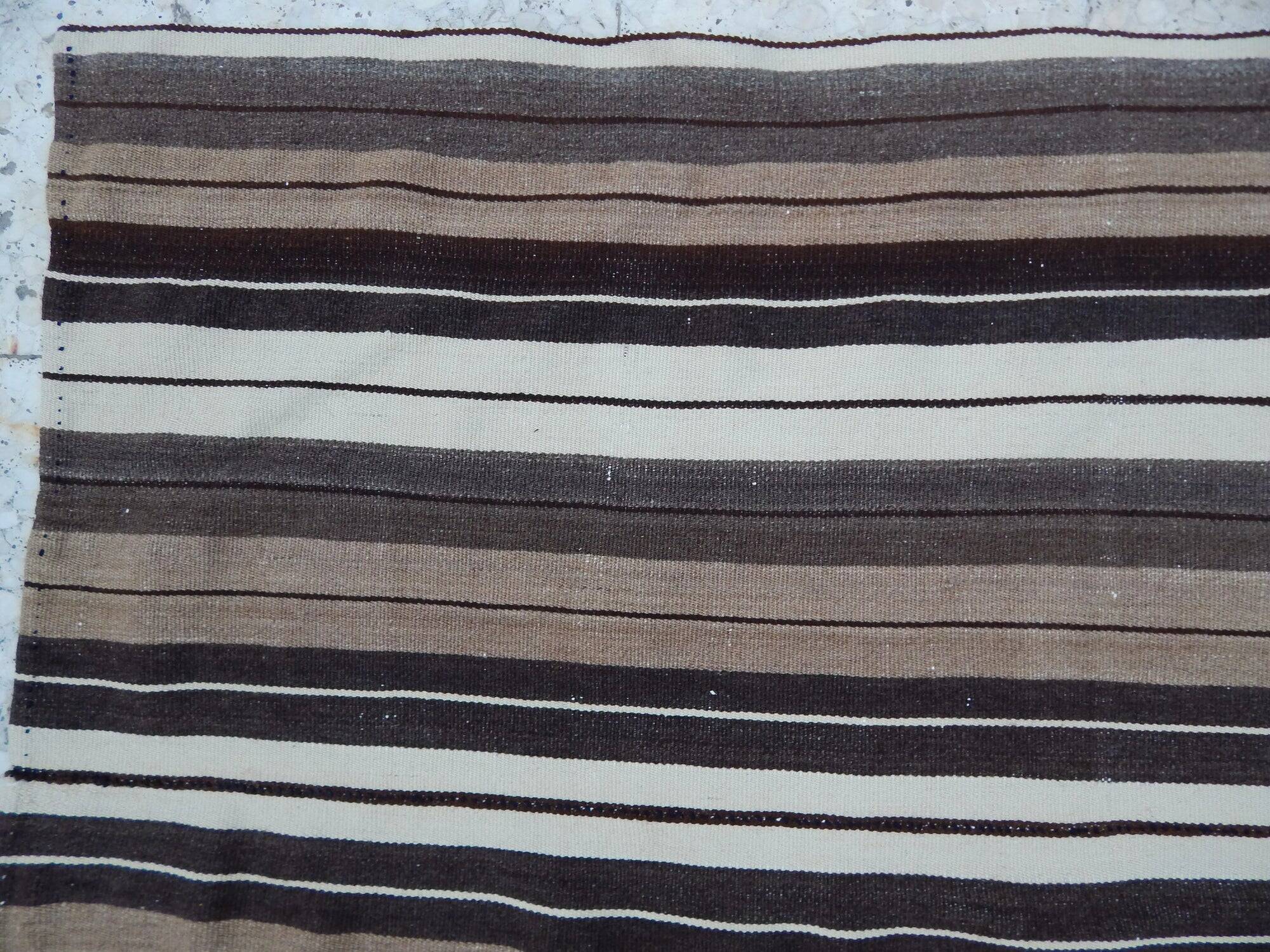 Vintage Turkish kilim, handwoven, 153x257 cm.