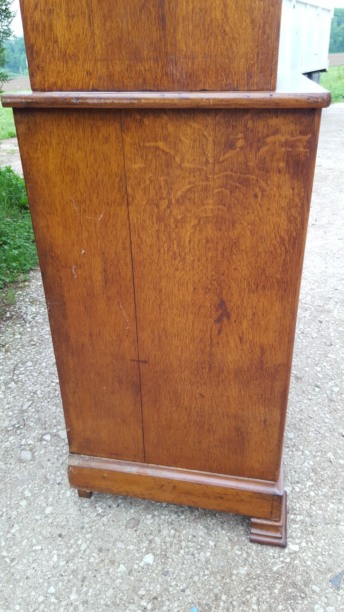 Oak sideboard 2 bodies